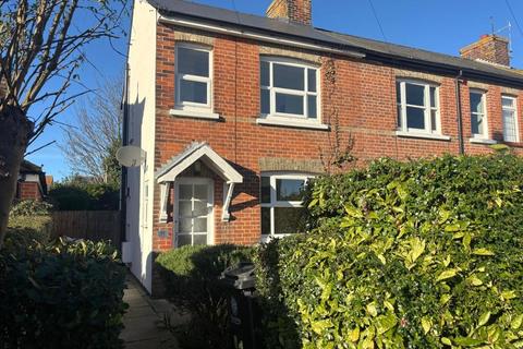 2 bedroom cottage to rent, Old Road, Essex CO13
