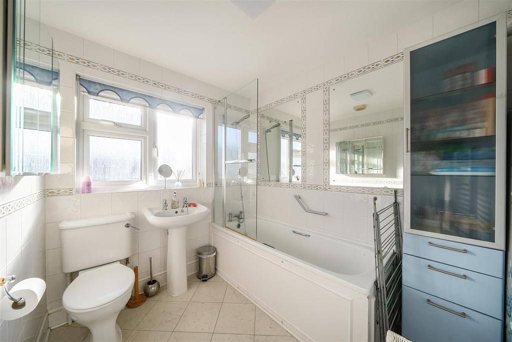 Family Bathroom: