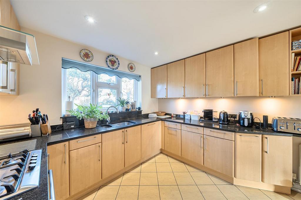 Kitchen:
