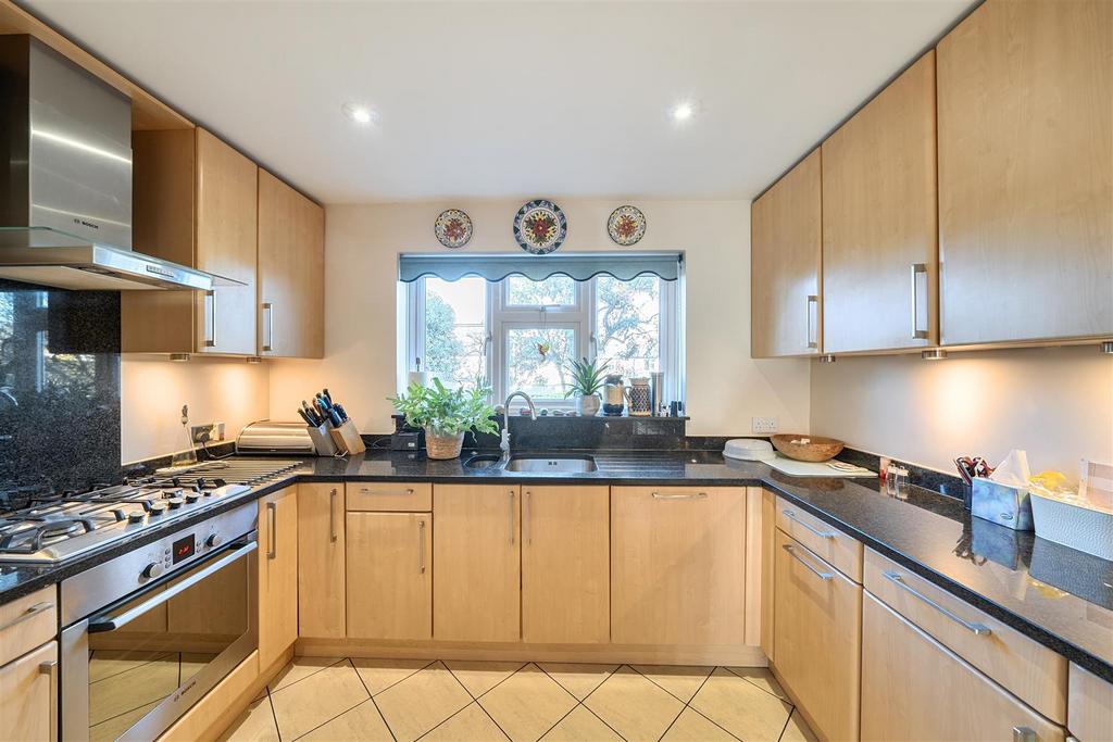 Kitchen: