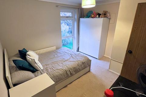 undefined, Knaphill, Woking GU21