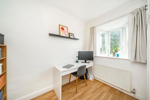 undefined, Kings Avenue, London SW4