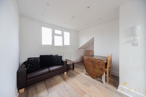 3 bedroom apartment to rent, London N8
