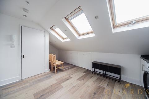 3 bedroom apartment to rent, London N8
