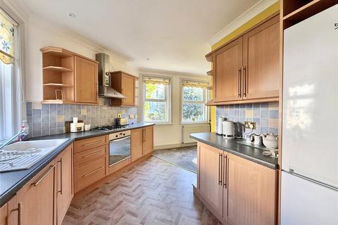 2 bedroom apartment for sale, Chiswick Place, Eastbourne, East Sussex, BN21