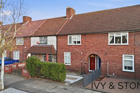 3 bedroom terraced house for sale, Wood Lane, Dagenham, Greater London, RM9
