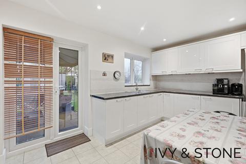 3 bedroom terraced house for sale, Wood Lane, Dagenham, Greater London, RM9