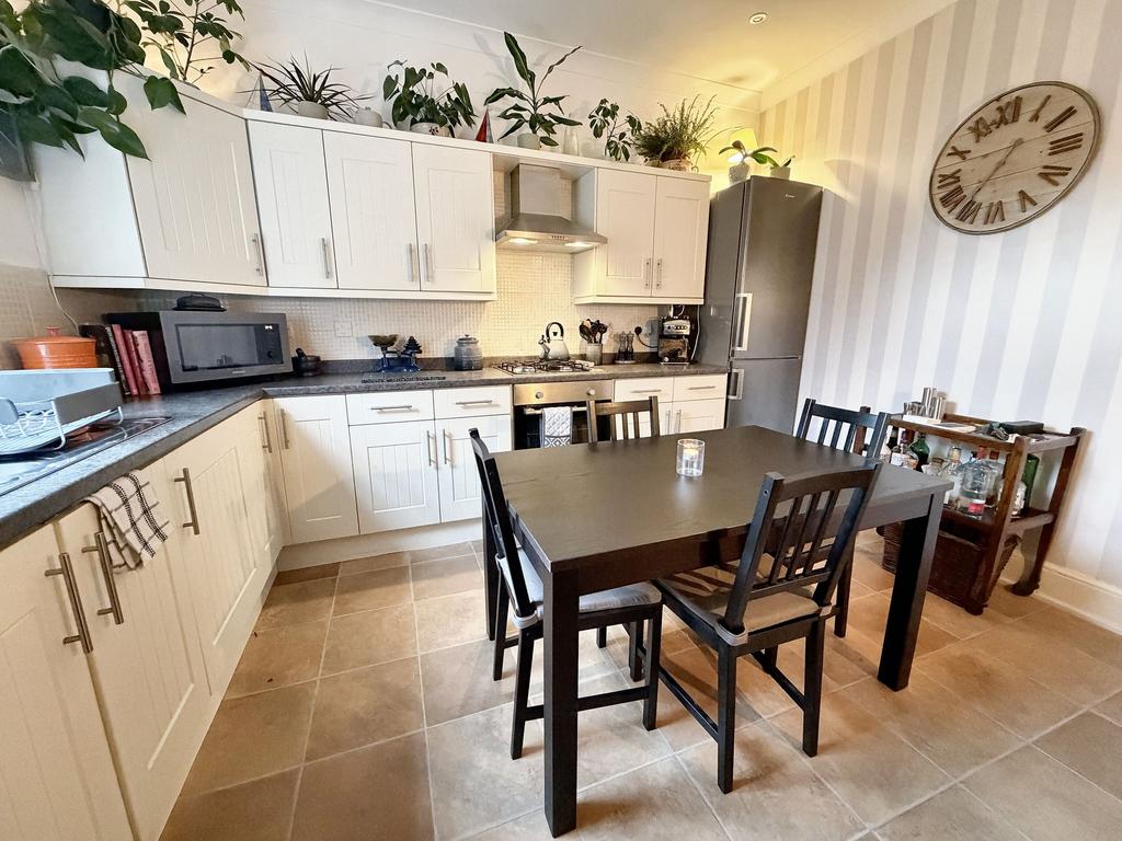 Dining kitchen
