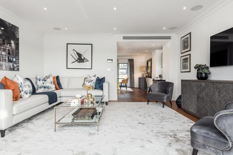 3 bedroom terraced house to rent, Palace Wharf, Rainville Road, London, UK