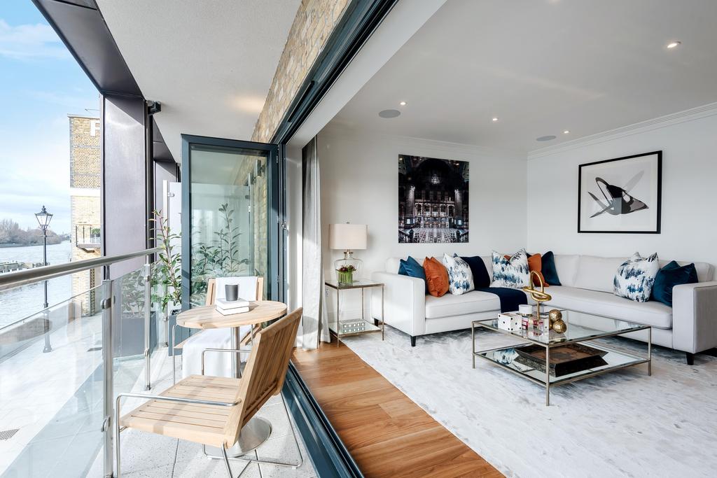 Lounge With Balcony