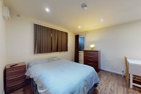 Studio to rent, Cranhurst Road, London NW2