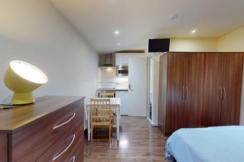 Studio to rent, Cranhurst Road, London NW2