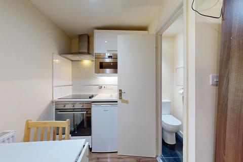 Studio to rent, Cranhurst Road, London NW2