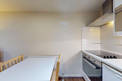 Studio to rent, Cranhurst Road, London NW2
