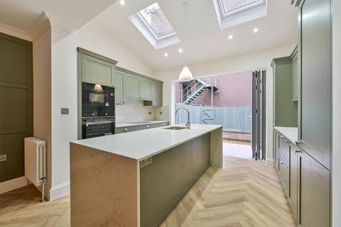 undefined, Levana Close, Southfields, London, SW19