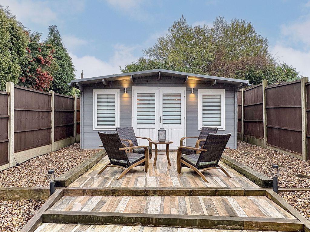 Bar/summerhouse