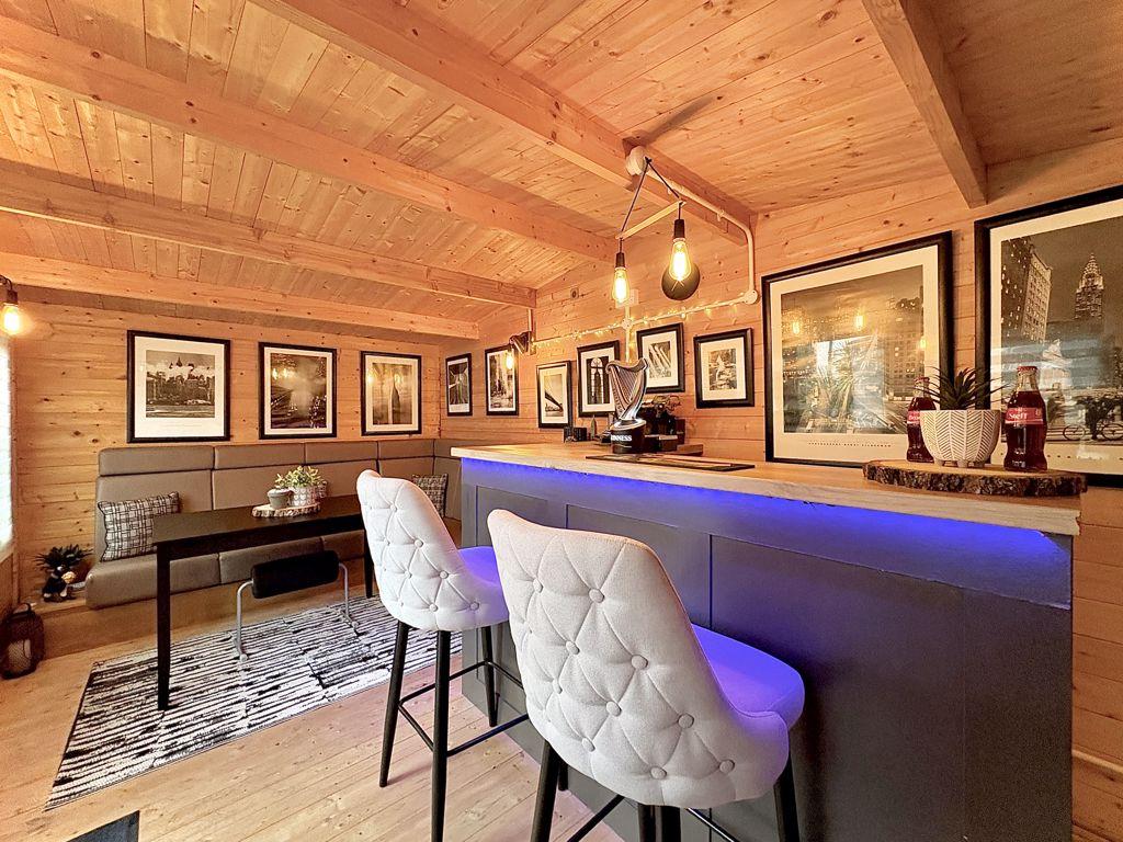 Bar/summerhouse