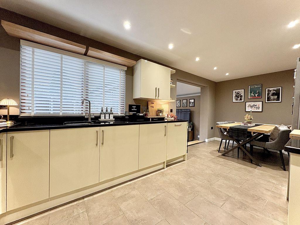 Dining kitchen