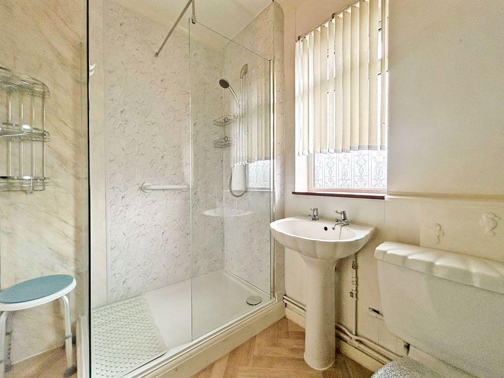 Family Shower Room
