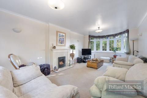 undefined, Briton Hill Road, Sanderstead