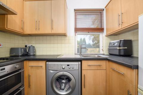 1 bedroom flat for sale, Westcar Lane, Hersham