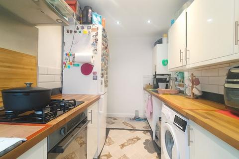 2 bedroom apartment for sale, Osborne Road, Enfield, EN3
