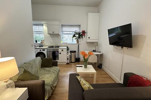 3 bedroom apartment to rent, 399 Wilmslow Road, Withington M20
