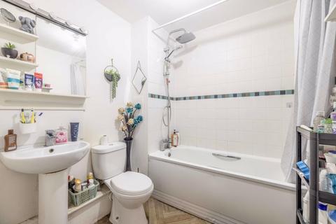 undefined, Bath Road, Slough