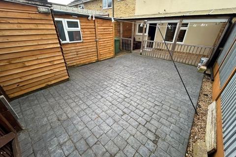 3 bedroom terraced house to rent, Coldhams North, Huntingdon