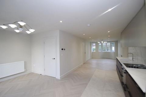 undefined, Greenford Road, Greenford
