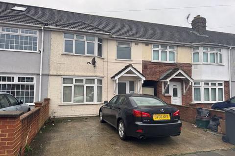 Berkeley Avenue, Cranford, Hounslow