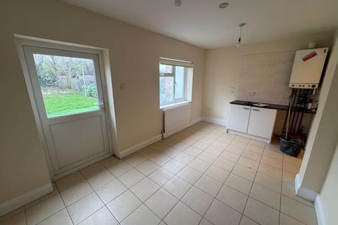 undefined, Berkeley Avenue, Cranford, Hounslow