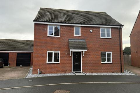 4 bedroom detached house for sale, Saville Road, Blaby LE8