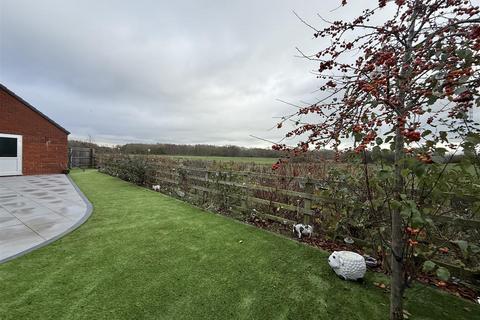 4 bedroom detached house for sale, Saville Road, Blaby LE8