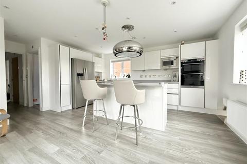 4 bedroom detached house for sale, Saville Road, Blaby LE8