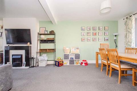 3 bedroom semi-detached house to rent, Cleeton Street, Cannock WS12