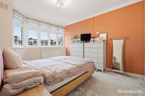 undefined, Court Avenue, Romford, RM3
