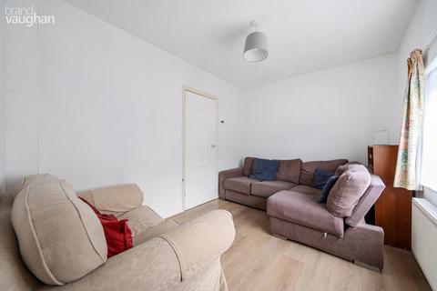 5 bedroom semi-detached house to rent, Southall Avenue, East Sussex BN2