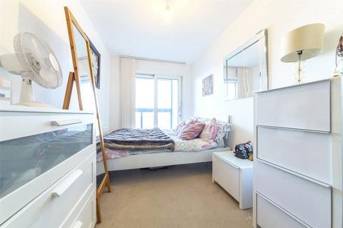 2 bedroom flat for sale, Barge Walk, London SE10
