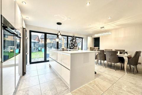 4 bedroom detached house for sale, Blackwell Hill, West Hunsbury, Northampton NN4