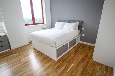 2 bedroom apartment to rent, Apt 49, Q One Residence, Wade Lane LS2