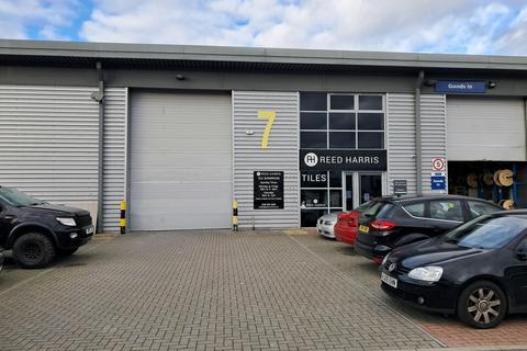 Warehouse to rent, Deacon Way Reading RG30 6AQ