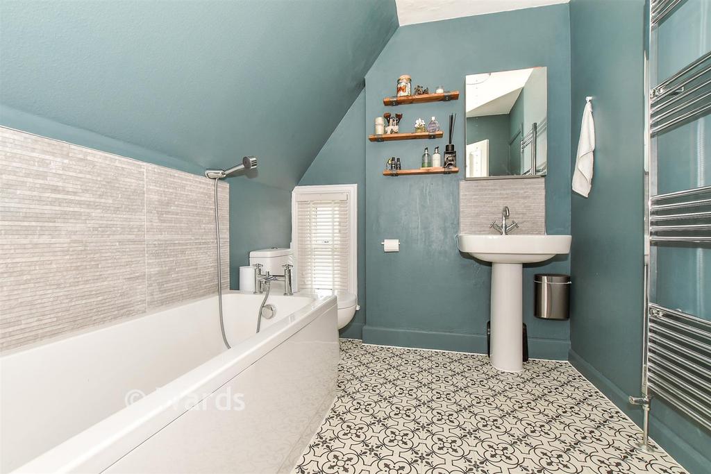 En-Suite Bathroom