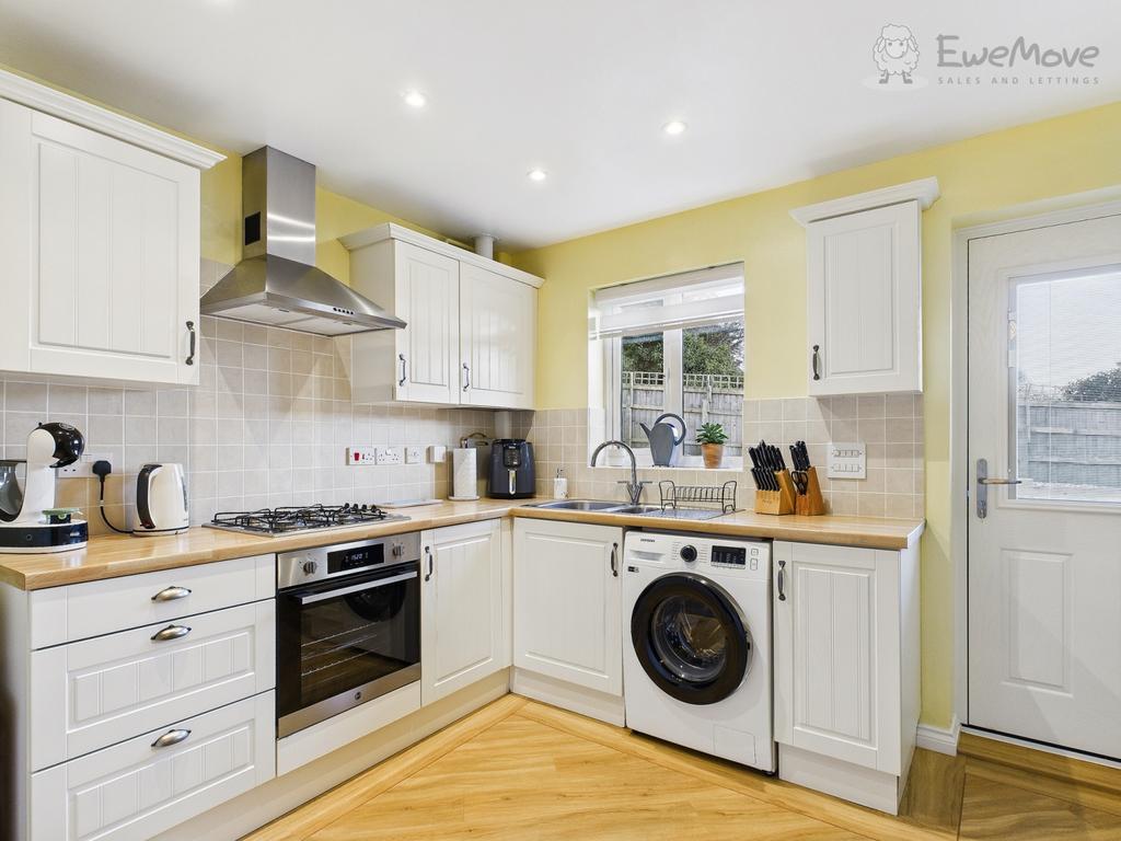 Ewemove south molton kitchen