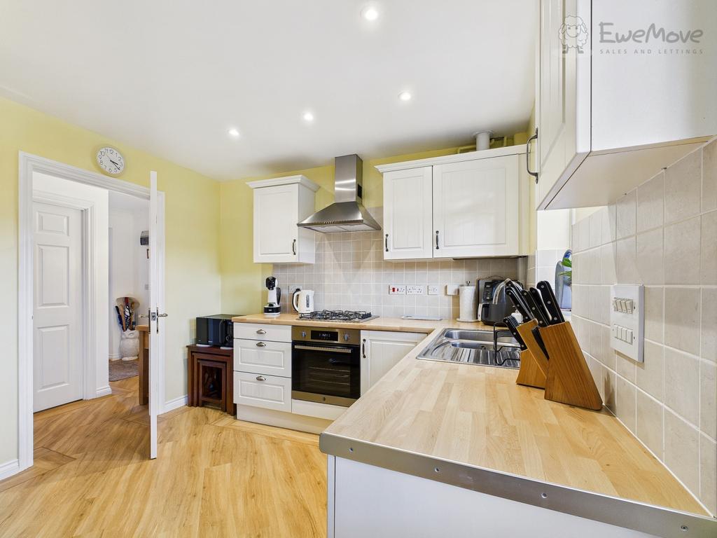 Ewemove south molton kitchen