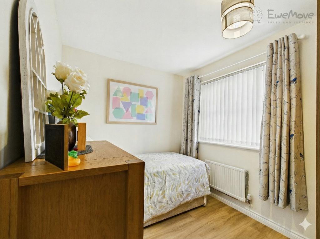 Ewemove south molton bedroom 2