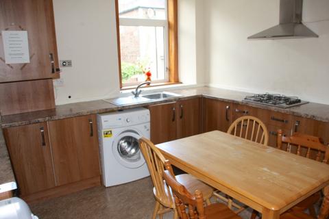 6 bedroom flat to rent, Craigleith Terrace, Alva, Clackmannanshire, FK12