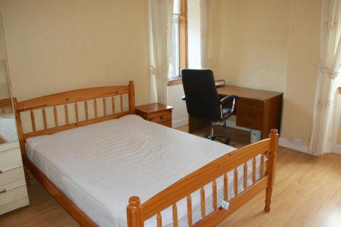 6 bedroom flat to rent, Craigleith Terrace, Alva, Clackmannanshire, FK12