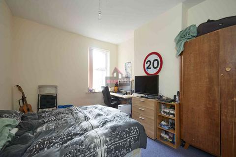 7 bedroom house to rent, Barrfield Road, Salford,