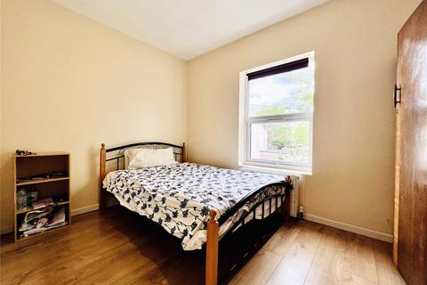 4 bedroom semi-detached house to rent, Dean Street, London, E7
